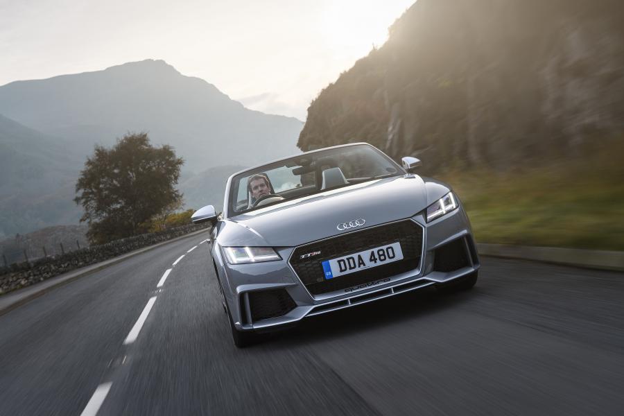  Audi TT RS Roadster (8S) 2016 года  (UK) (фото 26 из 40)